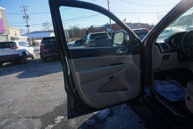 2014 Granite Crystal Metallic Clearcoat /Black/Light Frost Beige Jeep Grand Cherokee Limited (1C4RJFBG7EC) , located at 312 Centre Ave, Schuylkill Haven, PA, 17972, (570) 593-5278, 40.638130, -76.177383 - Photo#34