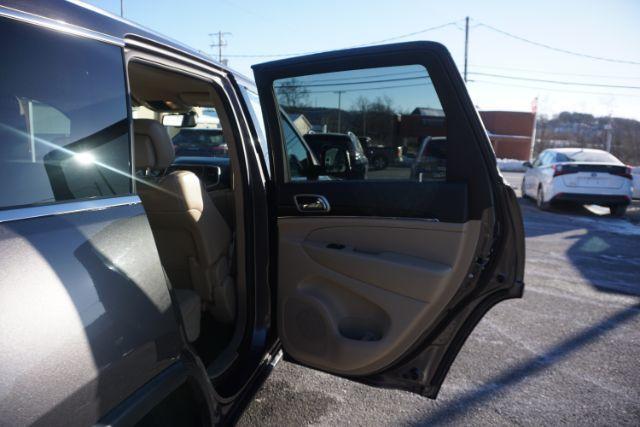 2014 Granite Crystal Metallic Clearcoat /Black/Light Frost Beige Jeep Grand Cherokee Limited (1C4RJFBG7EC) , located at 312 Centre Ave, Schuylkill Haven, PA, 17972, (570) 593-5278, 40.638130, -76.177383 - Photo#45
