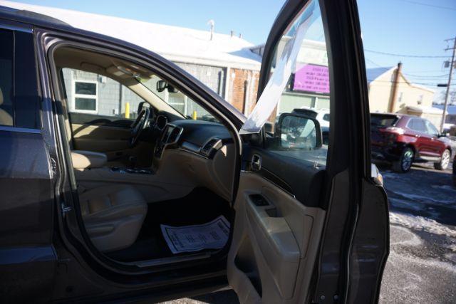2014 Granite Crystal Metallic Clearcoat /Black/Light Frost Beige Jeep Grand Cherokee Limited (1C4RJFBG7EC) , located at 312 Centre Ave, Schuylkill Haven, PA, 17972, (570) 593-5278, 40.638130, -76.177383 - Photo#46