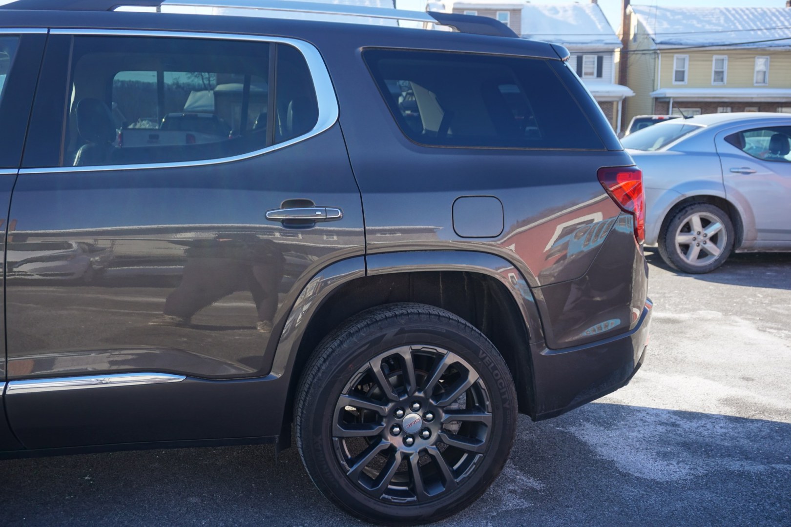 2020 Satin Steel Metallic /Dark Galvanized/Light Shale GMC ACADIA DENALI (1GKKNXLS7LZ) with an 3.6L V-6 gasoline direct injection engine, located at 312 Centre Ave, Schuylkill Haven, PA, 17972, (570) 593-5278, 40.638130, -76.177383 - Photo#5
