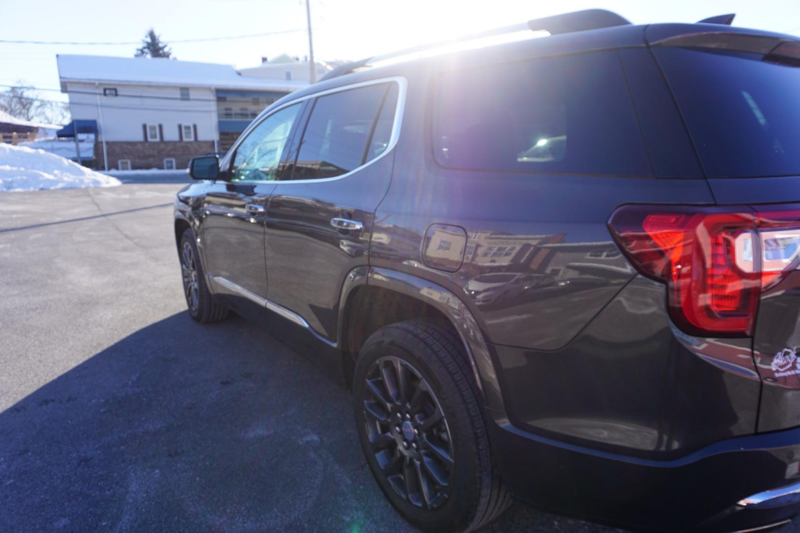 2020 Satin Steel Metallic /Dark Galvanized/Light Shale GMC ACADIA DENALI (1GKKNXLS7LZ) with an 3.6L V-6 gasoline direct injection engine, located at 312 Centre Ave, Schuylkill Haven, PA, 17972, (570) 593-5278, 40.638130, -76.177383 - Photo#9