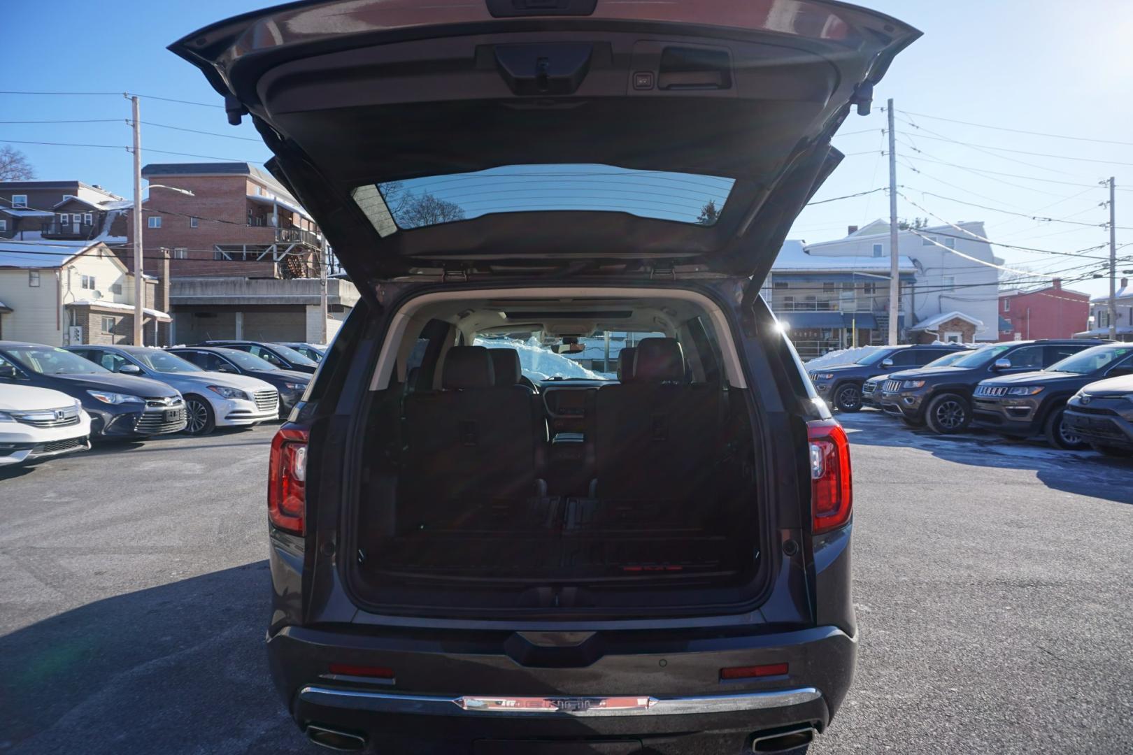 2020 Satin Steel Metallic /Dark Galvanized/Light Shale GMC ACADIA DENALI (1GKKNXLS7LZ) with an 3.6L V-6 gasoline direct injection engine, located at 312 Centre Ave, Schuylkill Haven, PA, 17972, (570) 593-5278, 40.638130, -76.177383 - Photo#11