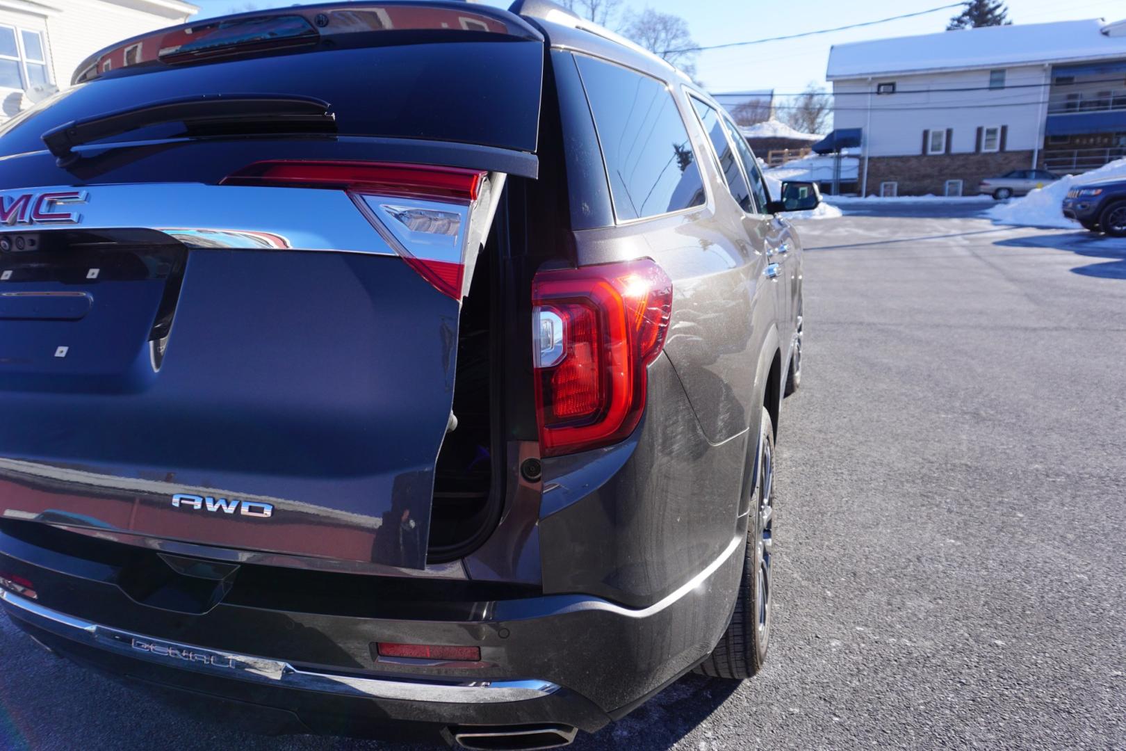 2020 Satin Steel Metallic /Dark Galvanized/Light Shale GMC ACADIA DENALI (1GKKNXLS7LZ) with an 3.6L V-6 gasoline direct injection engine, located at 312 Centre Ave, Schuylkill Haven, PA, 17972, (570) 593-5278, 40.638130, -76.177383 - Photo#13