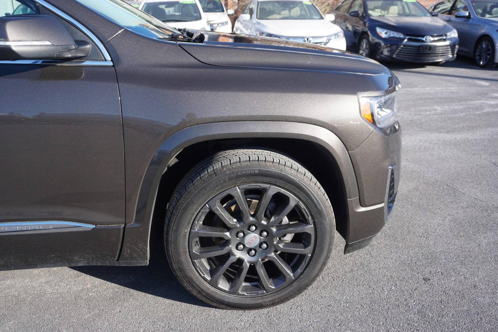 2020 Satin Steel Metallic /Dark Galvanized/Light Shale GMC ACADIA DENALI (1GKKNXLS7LZ) with an 3.6L V-6 gasoline direct injection engine, located at 312 Centre Ave, Schuylkill Haven, PA, 17972, (570) 593-5278, 40.638130, -76.177383 - Photo#22