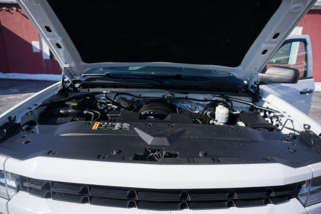 2018 Summit White /Dark Ash/Jet Black Chevrolet Silverado 1500 Custom (1GCVKPEC6JZ) with an EcoTec3 4.3L V-6 gasoline direct injection engine, located at 312 Centre Ave, Schuylkill Haven, PA, 17972, (570) 593-5278, 40.638130, -76.177383 - Photo#23