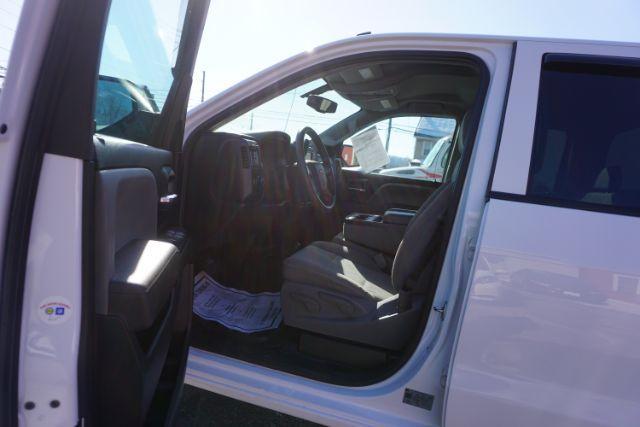 2018 Summit White /Dark Ash/Jet Black Chevrolet Silverado 1500 Custom (1GCVKPEC6JZ) with an EcoTec3 4.3L V-6 gasoline direct injection engine, located at 312 Centre Ave, Schuylkill Haven, PA, 17972, (570) 593-5278, 40.638130, -76.177383 - Photo#26