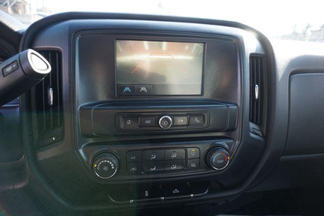 2018 Summit White /Dark Ash/Jet Black Chevrolet Silverado 1500 Custom (1GCVKPEC6JZ) with an EcoTec3 4.3L V-6 gasoline direct injection engine, located at 312 Centre Ave, Schuylkill Haven, PA, 17972, (570) 593-5278, 40.638130, -76.177383 - Photo#30