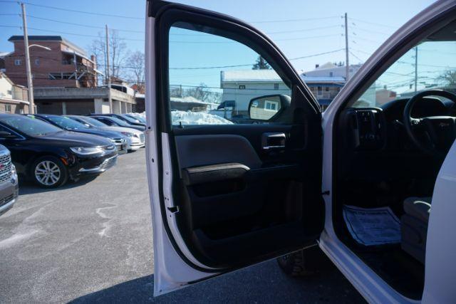 2018 Summit White /Dark Ash/Jet Black Chevrolet Silverado 1500 Custom (1GCVKPEC6JZ) with an EcoTec3 4.3L V-6 gasoline direct injection engine, located at 312 Centre Ave, Schuylkill Haven, PA, 17972, (570) 593-5278, 40.638130, -76.177383 - Photo#32