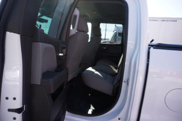 2018 Summit White /Dark Ash/Jet Black Chevrolet Silverado 1500 Custom (1GCVKPEC6JZ) with an EcoTec3 4.3L V-6 gasoline direct injection engine, located at 312 Centre Ave, Schuylkill Haven, PA, 17972, (570) 593-5278, 40.638130, -76.177383 - Photo#33