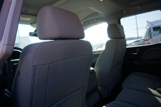 2018 Summit White /Dark Ash/Jet Black Chevrolet Silverado 1500 Custom (1GCVKPEC6JZ) with an EcoTec3 4.3L V-6 gasoline direct injection engine, located at 312 Centre Ave, Schuylkill Haven, PA, 17972, (570) 593-5278, 40.638130, -76.177383 - Photo#35