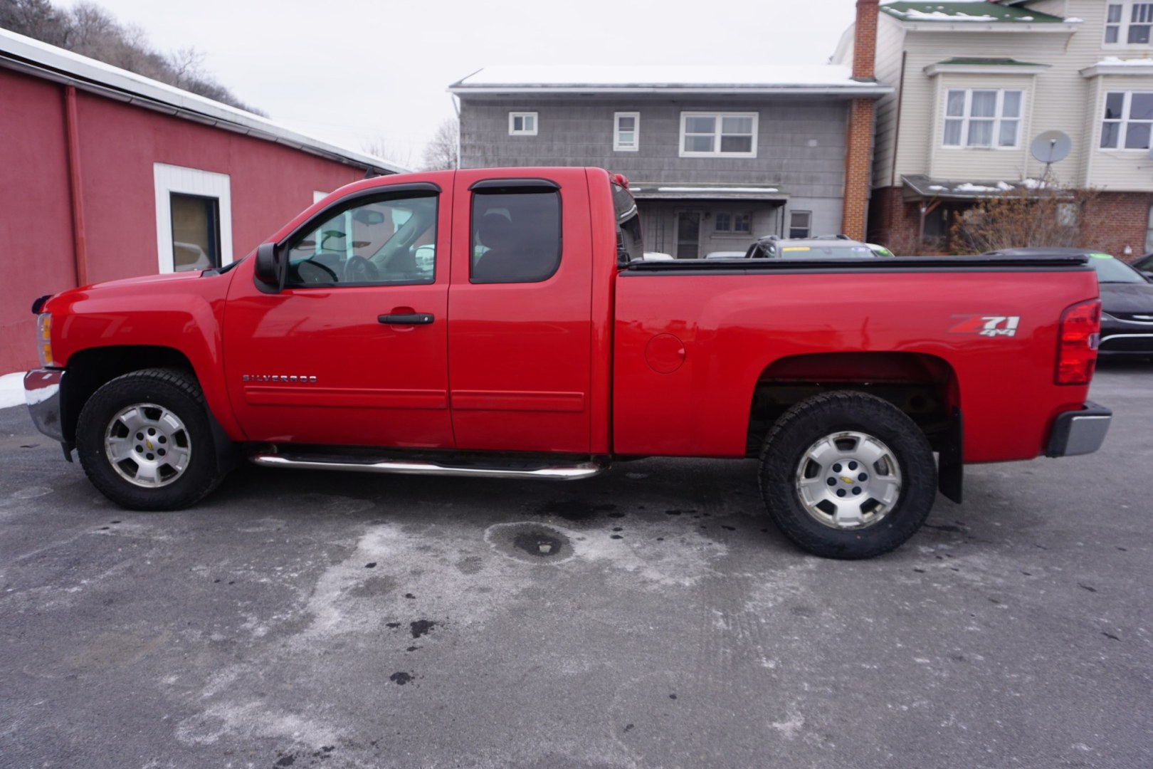 2013 Victory Red CHEVROLET SILVERADO 1500 LT (1GCRKSE78DZ) , located at 312 Centre Ave, Schuylkill Haven, PA, 17972, (570) 593-5278, 40.638130, -76.177383 - Photo#0