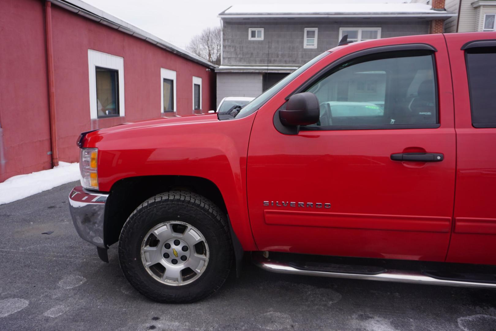 2013 Victory Red CHEVROLET SILVERADO 1500 LT (1GCRKSE78DZ) , located at 312 Centre Ave, Schuylkill Haven, PA, 17972, (570) 593-5278, 40.638130, -76.177383 - Photo#1