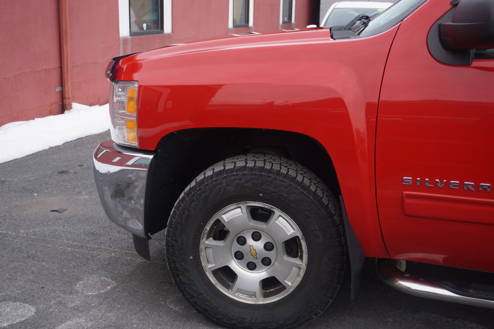 2013 Victory Red CHEVROLET SILVERADO 1500 LT (1GCRKSE78DZ) , located at 312 Centre Ave, Schuylkill Haven, PA, 17972, (570) 593-5278, 40.638130, -76.177383 - Photo#2