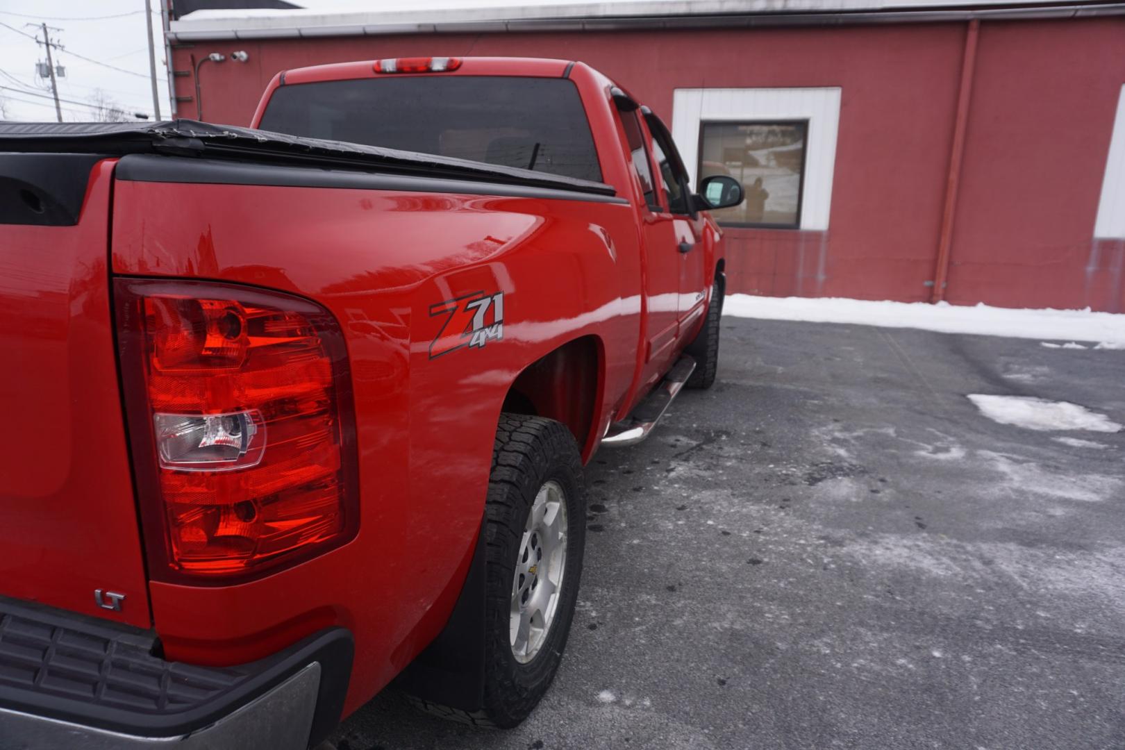 2013 Victory Red CHEVROLET SILVERADO 1500 LT (1GCRKSE78DZ) , located at 312 Centre Ave, Schuylkill Haven, PA, 17972, (570) 593-5278, 40.638130, -76.177383 - Photo#13