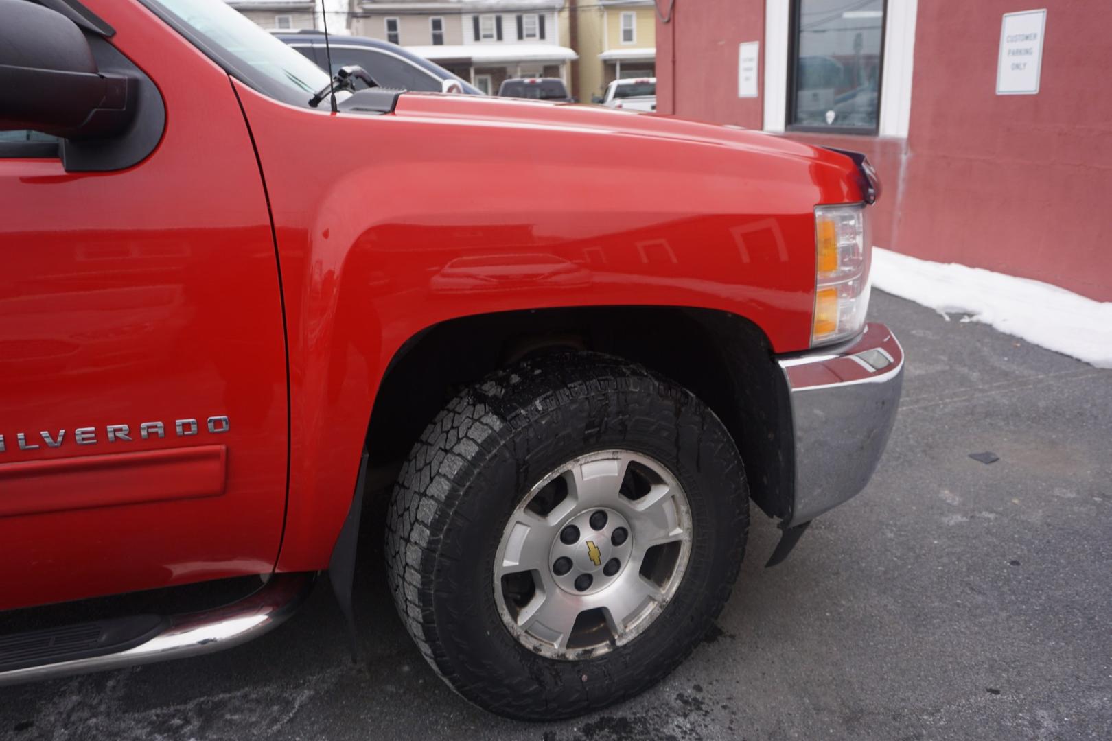 2013 Victory Red CHEVROLET SILVERADO 1500 LT (1GCRKSE78DZ) , located at 312 Centre Ave, Schuylkill Haven, PA, 17972, (570) 593-5278, 40.638130, -76.177383 - Photo#20