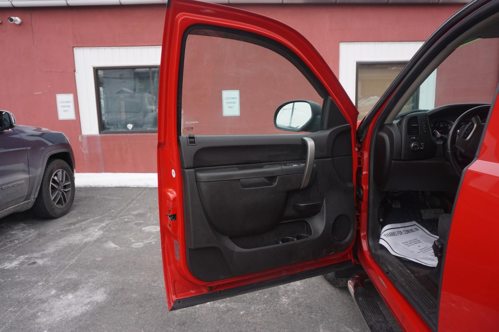 2013 Victory Red CHEVROLET SILVERADO 1500 LT (1GCRKSE78DZ) , located at 312 Centre Ave, Schuylkill Haven, PA, 17972, (570) 593-5278, 40.638130, -76.177383 - Photo#29