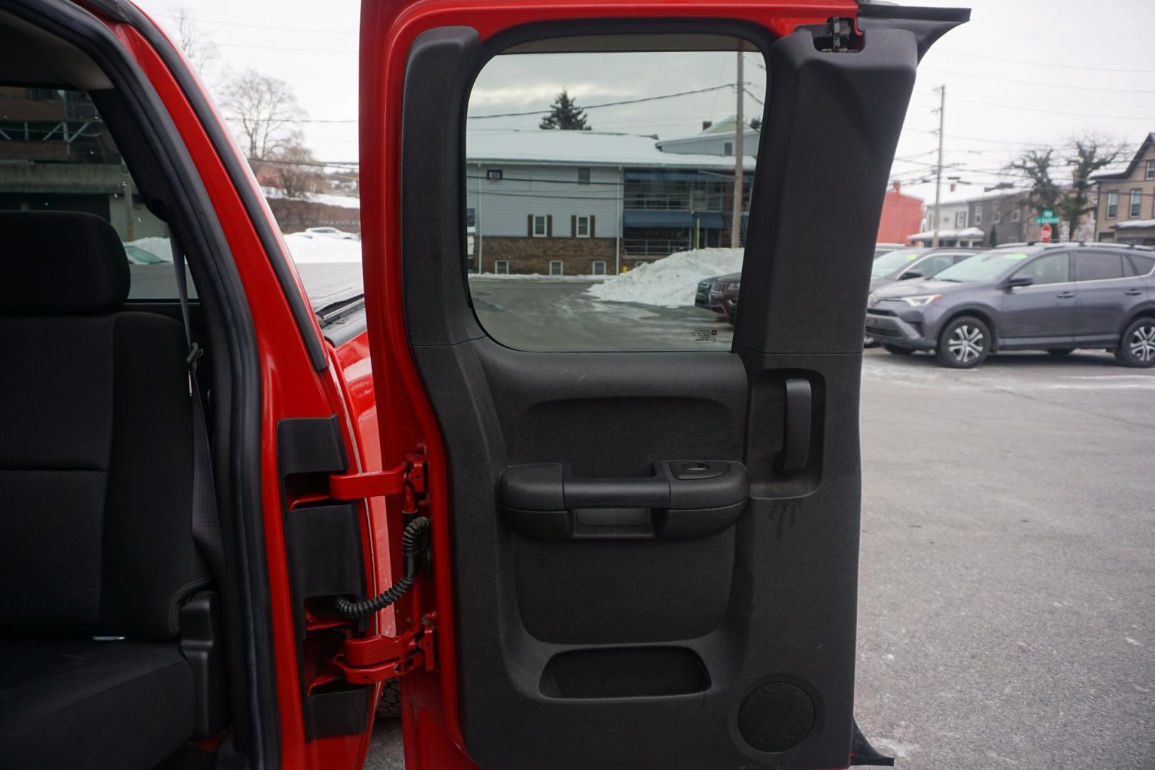 2013 Victory Red CHEVROLET SILVERADO 1500 LT (1GCRKSE78DZ) , located at 312 Centre Ave, Schuylkill Haven, PA, 17972, (570) 593-5278, 40.638130, -76.177383 - Photo#34