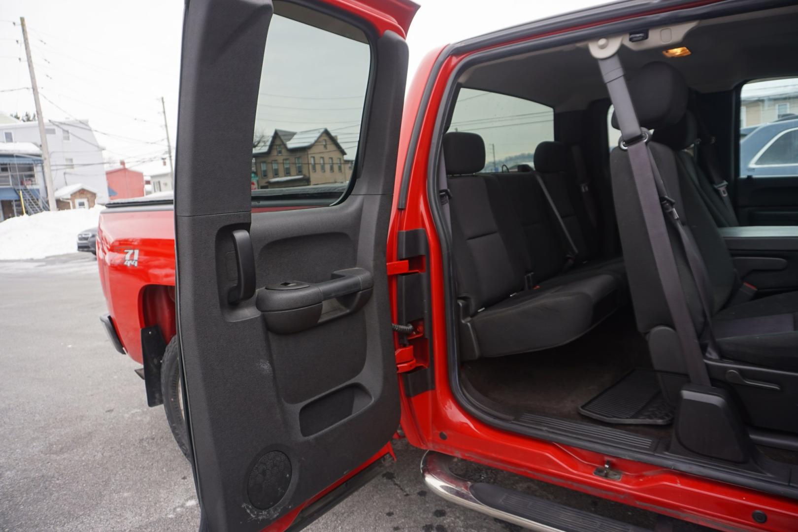 2013 Victory Red CHEVROLET SILVERADO 1500 LT (1GCRKSE78DZ) , located at 312 Centre Ave, Schuylkill Haven, PA, 17972, (570) 593-5278, 40.638130, -76.177383 - Photo#37