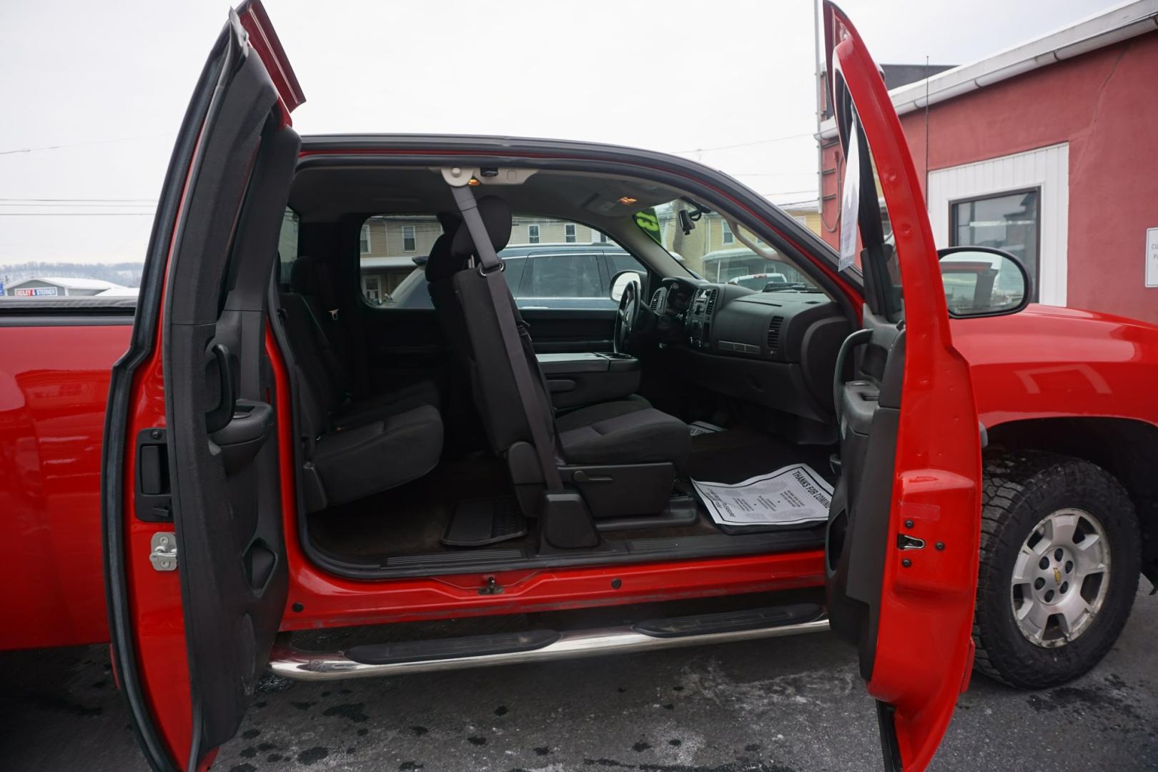 2013 Victory Red CHEVROLET SILVERADO 1500 LT (1GCRKSE78DZ) , located at 312 Centre Ave, Schuylkill Haven, PA, 17972, (570) 593-5278, 40.638130, -76.177383- Photo#38