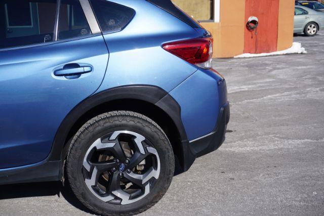 2021 Horizon Blue Pearl /2 tone gray Subaru Crosstrek Limited (JF2GTHMC2MH) with an 2.5L H-4 gasoline direct injection engine, located at 312 Centre Ave, Schuylkill Haven, PA, 17972, (570) 593-5278, 40.638130, -76.177383 - Photo#7