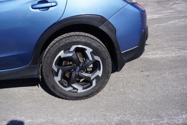 2021 Horizon Blue Pearl /2 tone gray Subaru Crosstrek Limited (JF2GTHMC2MH) with an 2.5L H-4 gasoline direct injection engine, located at 312 Centre Ave, Schuylkill Haven, PA, 17972, (570) 593-5278, 40.638130, -76.177383 - Photo#8