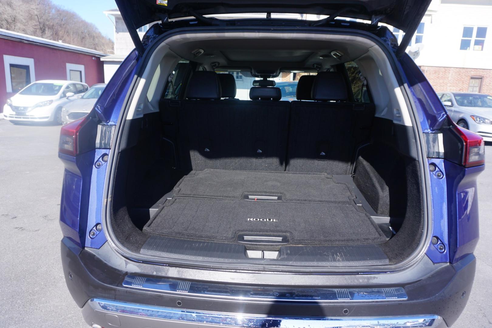 2021 CASPIAN BLUE METALLI NISSAN ROGUE PLATINUM (JN8AT3DDXMW) with an 2.5L I4 engine, CVT transmission, located at 312 Centre Ave, Schuylkill Haven, PA, 17972, (570) 593-5278, 40.638130, -76.177383- Photo#12