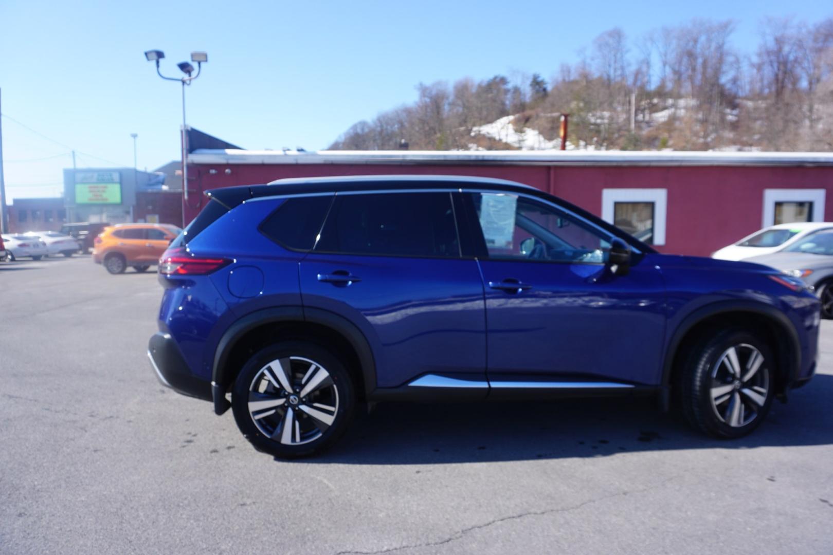 2021 CASPIAN BLUE METALLI NISSAN ROGUE PLATINUM (JN8AT3DDXMW) with an 2.5L I4 engine, CVT transmission, located at 312 Centre Ave, Schuylkill Haven, PA, 17972, (570) 593-5278, 40.638130, -76.177383- Photo#14