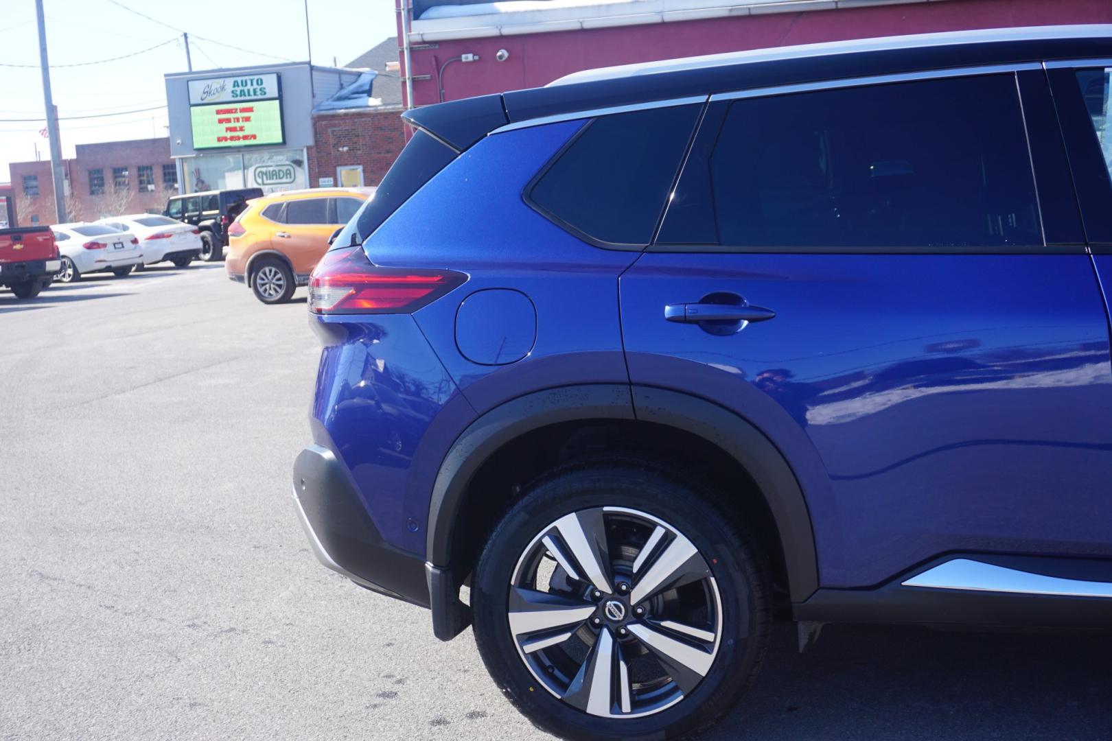 2021 CASPIAN BLUE METALLI NISSAN ROGUE PLATINUM (JN8AT3DDXMW) with an 2.5L I4 engine, CVT transmission, located at 312 Centre Ave, Schuylkill Haven, PA, 17972, (570) 593-5278, 40.638130, -76.177383- Photo#16