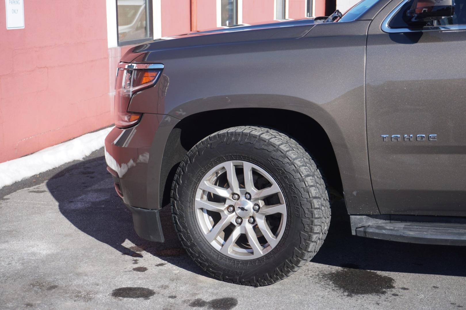 2016 BROWNSTONE METALLIC CHEVROLET TAHOE LT (1GNSKBKC6GR) with an 5.3L V8 engine, AUTOMATIC transmission, located at 312 Centre Ave, Schuylkill Haven, PA, 17972, (570) 593-5278, 40.638130, -76.177383- Photo#2