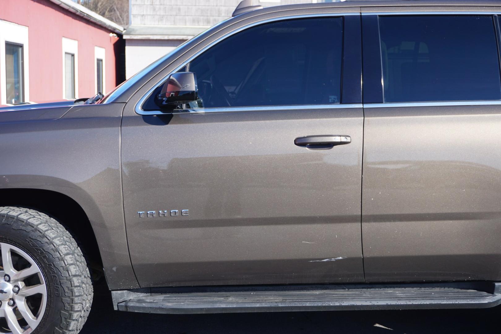 2016 BROWNSTONE METALLIC CHEVROLET TAHOE LT (1GNSKBKC6GR) with an 5.3L V8 engine, AUTOMATIC transmission, located at 312 Centre Ave, Schuylkill Haven, PA, 17972, (570) 593-5278, 40.638130, -76.177383- Photo#4