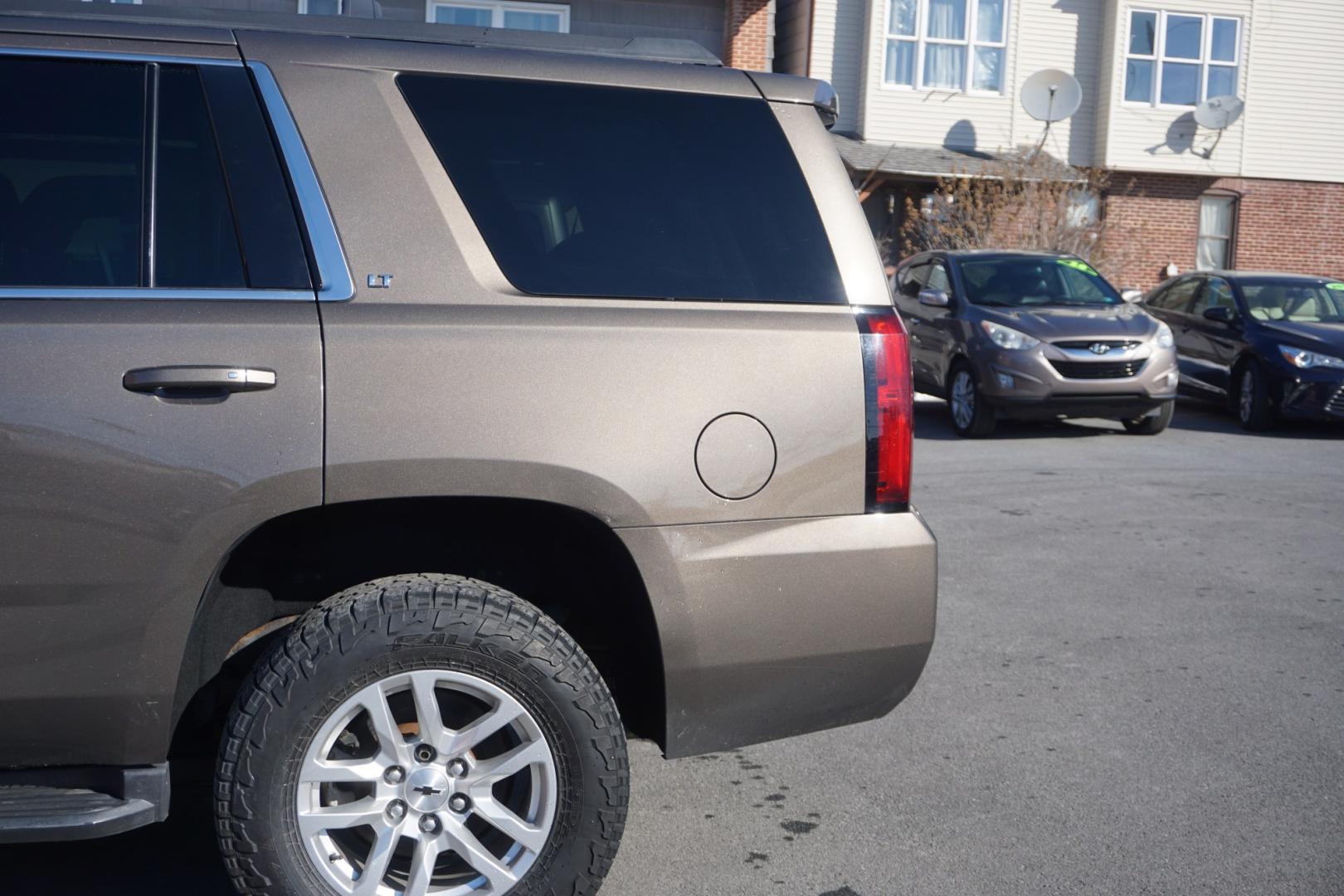 2016 BROWNSTONE METALLIC CHEVROLET TAHOE LT (1GNSKBKC6GR) with an 5.3L V8 engine, AUTOMATIC transmission, located at 312 Centre Ave, Schuylkill Haven, PA, 17972, (570) 593-5278, 40.638130, -76.177383- Photo#7
