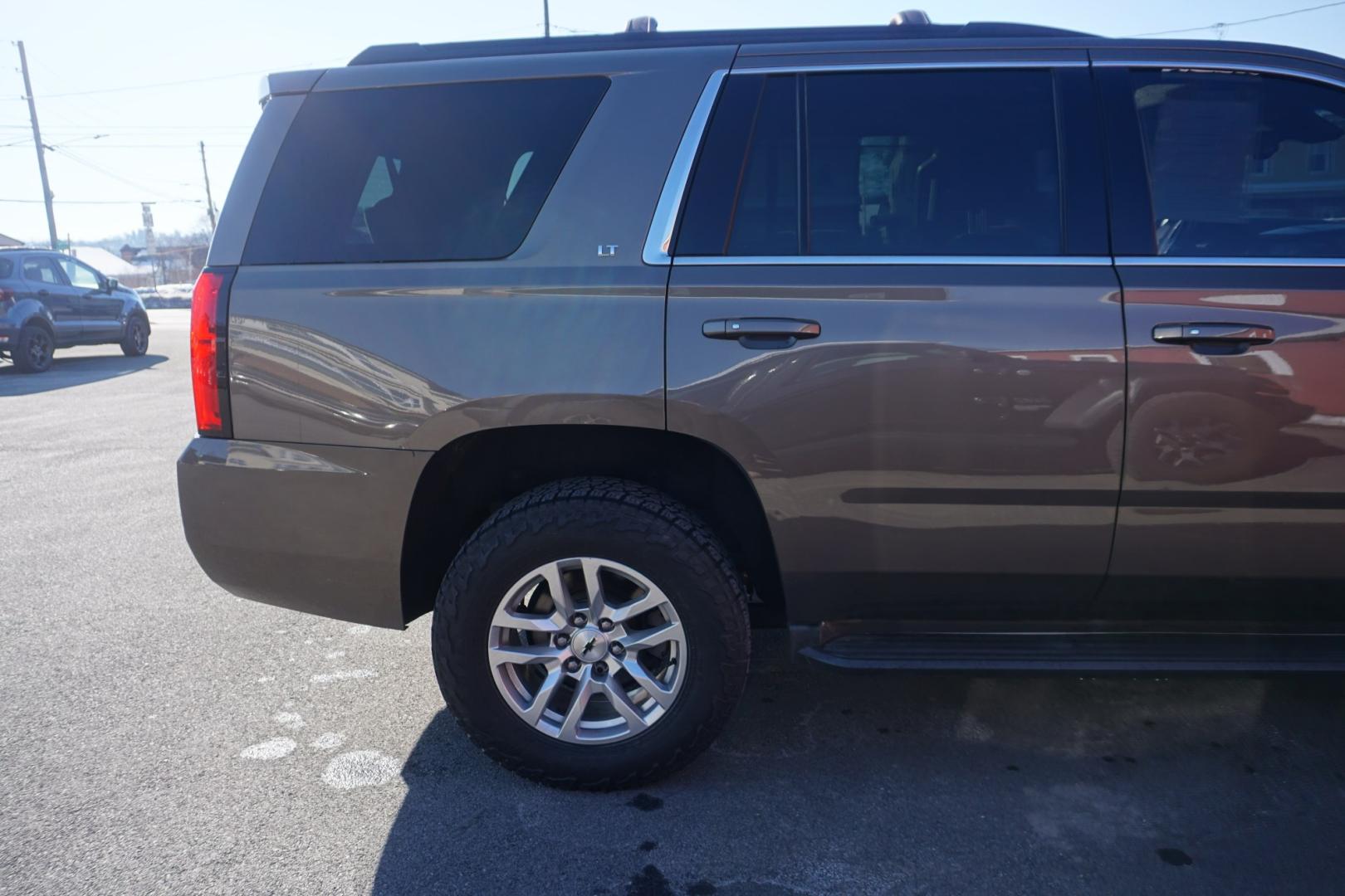 2016 BROWNSTONE METALLIC CHEVROLET TAHOE LT (1GNSKBKC6GR) with an 5.3L V8 engine, AUTOMATIC transmission, located at 312 Centre Ave, Schuylkill Haven, PA, 17972, (570) 593-5278, 40.638130, -76.177383- Photo#15