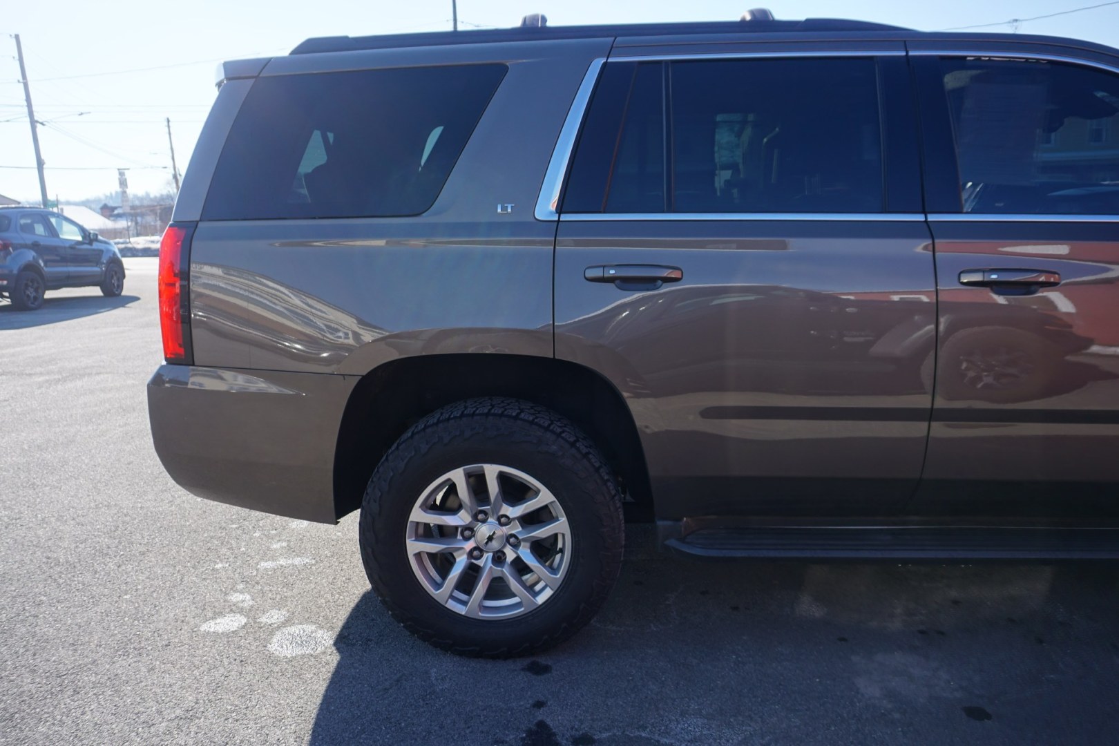 2016 Brownstone Metallic /Cocoa/Dune CHEVROLET TAHOE LT (1GNSKBKC6GR) with an EcoTec3 5.3L V-8 gasoline direct injection engine, located at 312 Centre Ave, Schuylkill Haven, PA, 17972, (570) 593-5278, 40.638130, -76.177383 - Photo#15