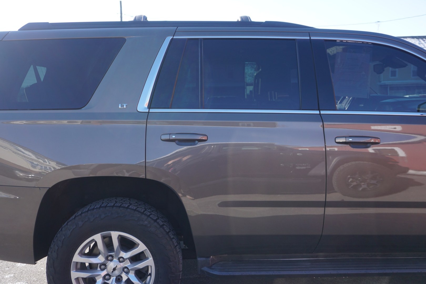 2016 Brownstone Metallic /Cocoa/Dune CHEVROLET TAHOE LT (1GNSKBKC6GR) with an EcoTec3 5.3L V-8 gasoline direct injection engine, located at 312 Centre Ave, Schuylkill Haven, PA, 17972, (570) 593-5278, 40.638130, -76.177383 - Photo#18