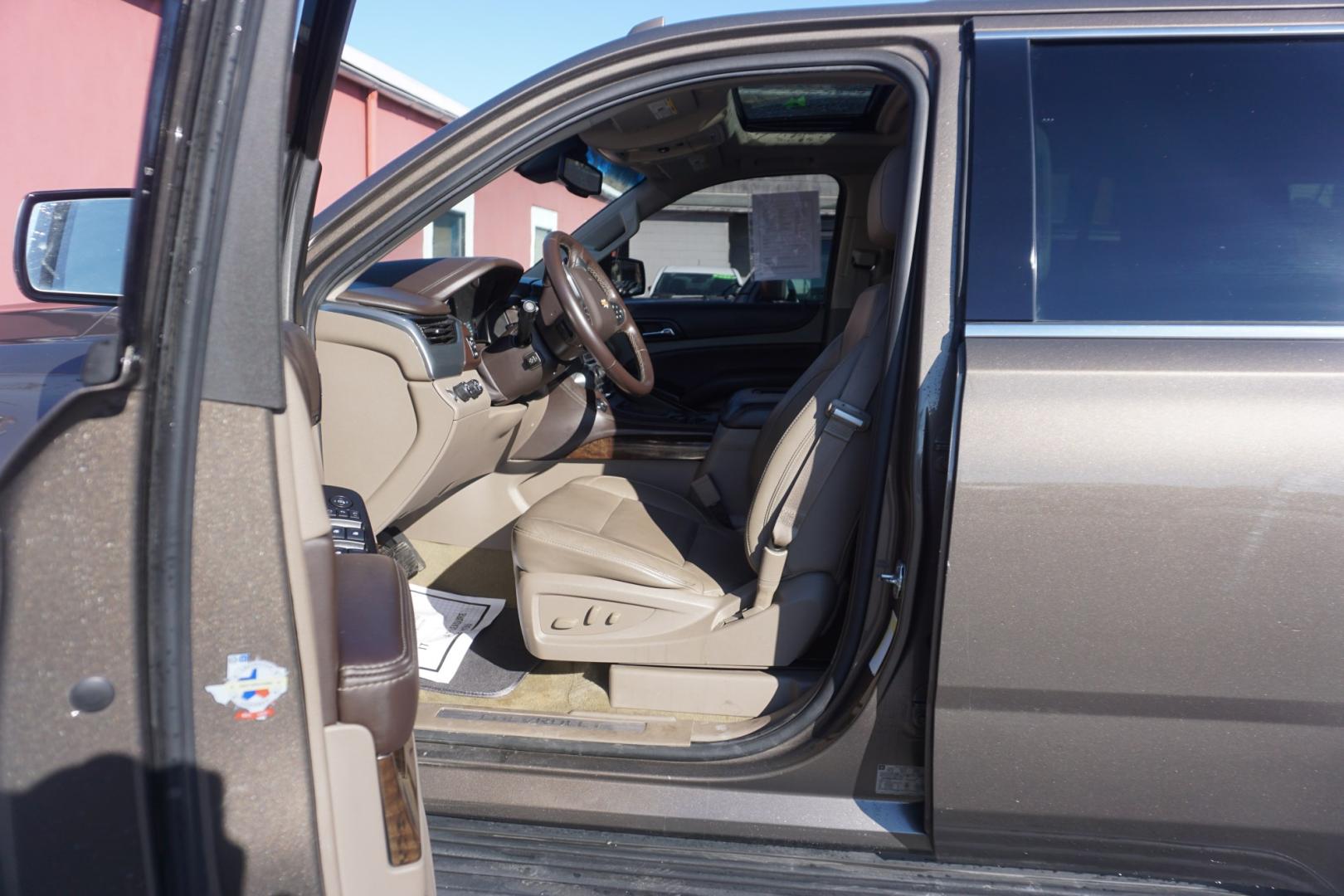 2016 BROWNSTONE METALLIC CHEVROLET TAHOE LT (1GNSKBKC6GR) with an 5.3L V8 engine, AUTOMATIC transmission, located at 312 Centre Ave, Schuylkill Haven, PA, 17972, (570) 593-5278, 40.638130, -76.177383- Photo#25