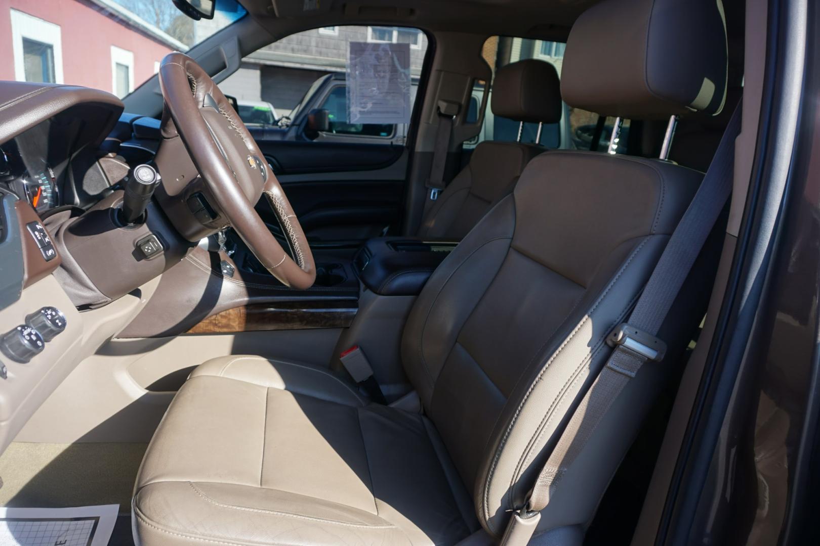 2016 BROWNSTONE METALLIC CHEVROLET TAHOE LT (1GNSKBKC6GR) with an 5.3L V8 engine, AUTOMATIC transmission, located at 312 Centre Ave, Schuylkill Haven, PA, 17972, (570) 593-5278, 40.638130, -76.177383- Photo#26