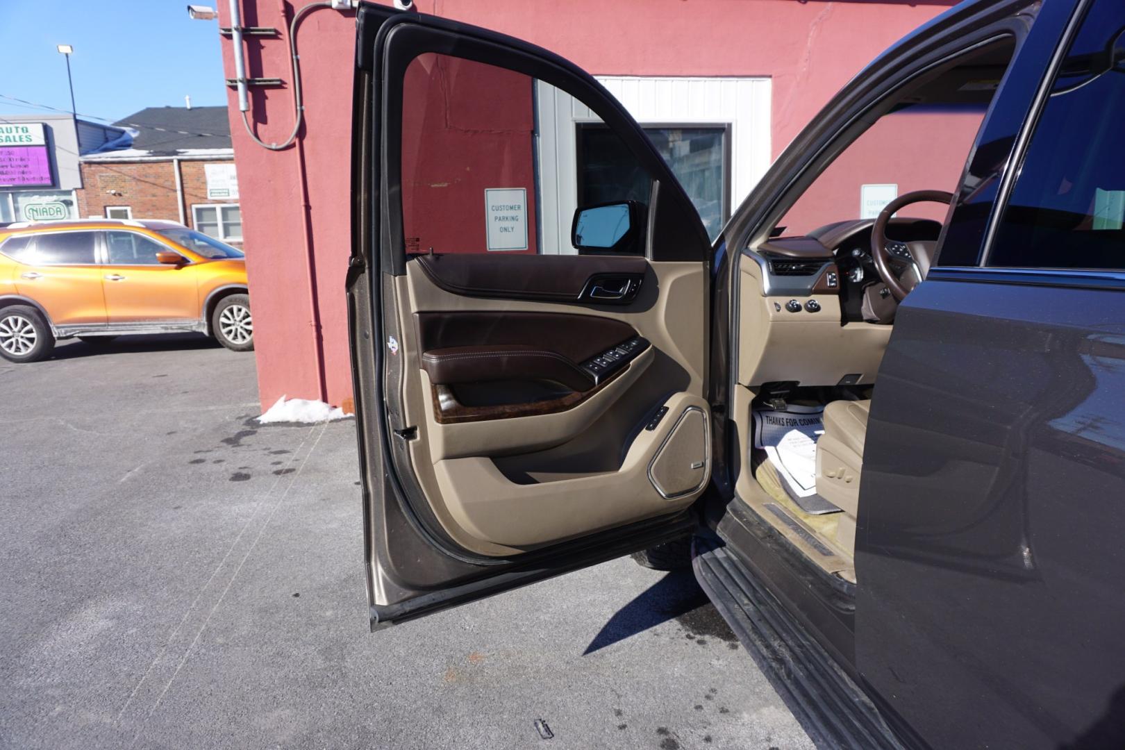 2016 BROWNSTONE METALLIC CHEVROLET TAHOE LT (1GNSKBKC6GR) with an 5.3L V8 engine, AUTOMATIC transmission, located at 312 Centre Ave, Schuylkill Haven, PA, 17972, (570) 593-5278, 40.638130, -76.177383- Photo#32