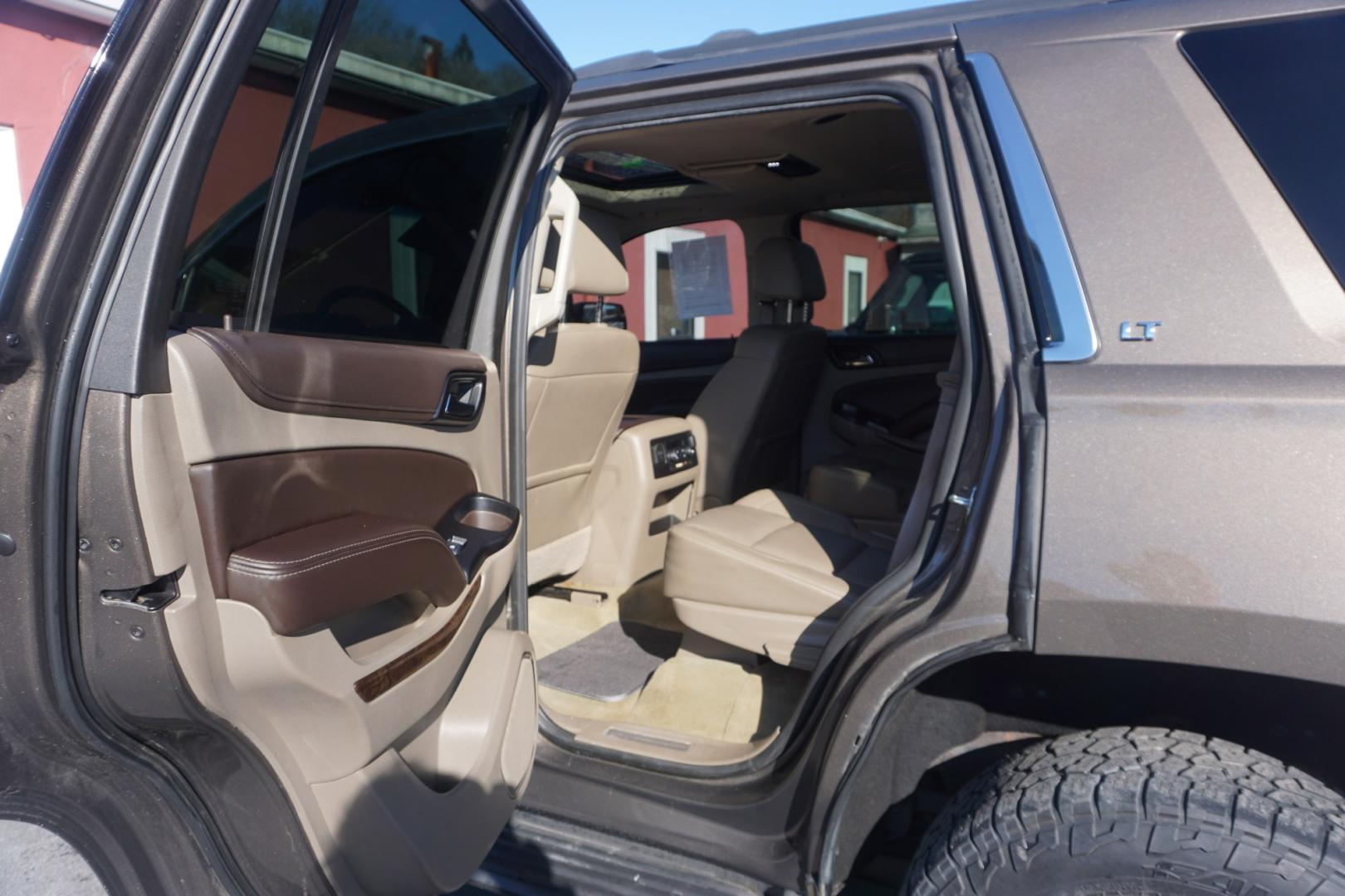 2016 Brownstone Metallic /Cocoa/Dune CHEVROLET TAHOE LT (1GNSKBKC6GR) with an EcoTec3 5.3L V-8 gasoline direct injection engine, located at 312 Centre Ave, Schuylkill Haven, PA, 17972, (570) 593-5278, 40.638130, -76.177383 - Photo#33
