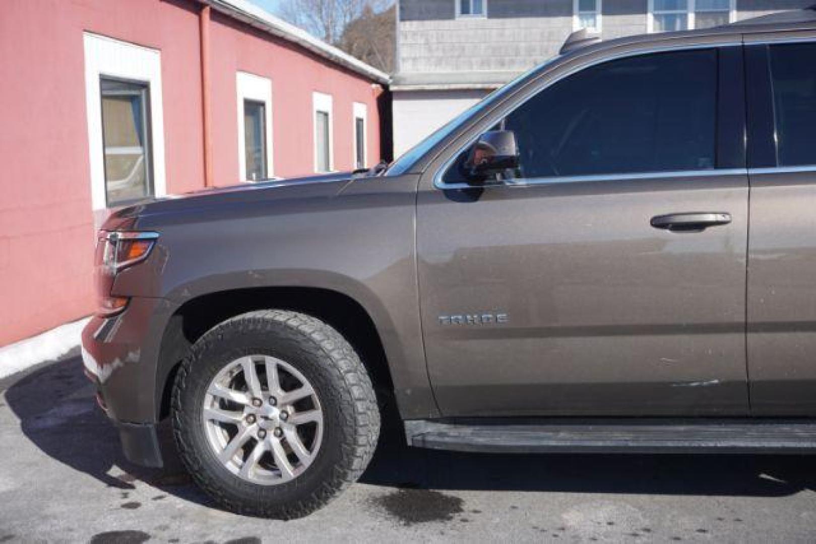 2016 BROWNSTONE METALLIC CHEVROLET TAHOE LT (1GNSKBKC6GR) with an 5.3L V8 engine, AUTOMATIC transmission, located at 312 Centre Ave, Schuylkill Haven, PA, 17972, (570) 593-5278, 40.638130, -76.177383- Photo#41