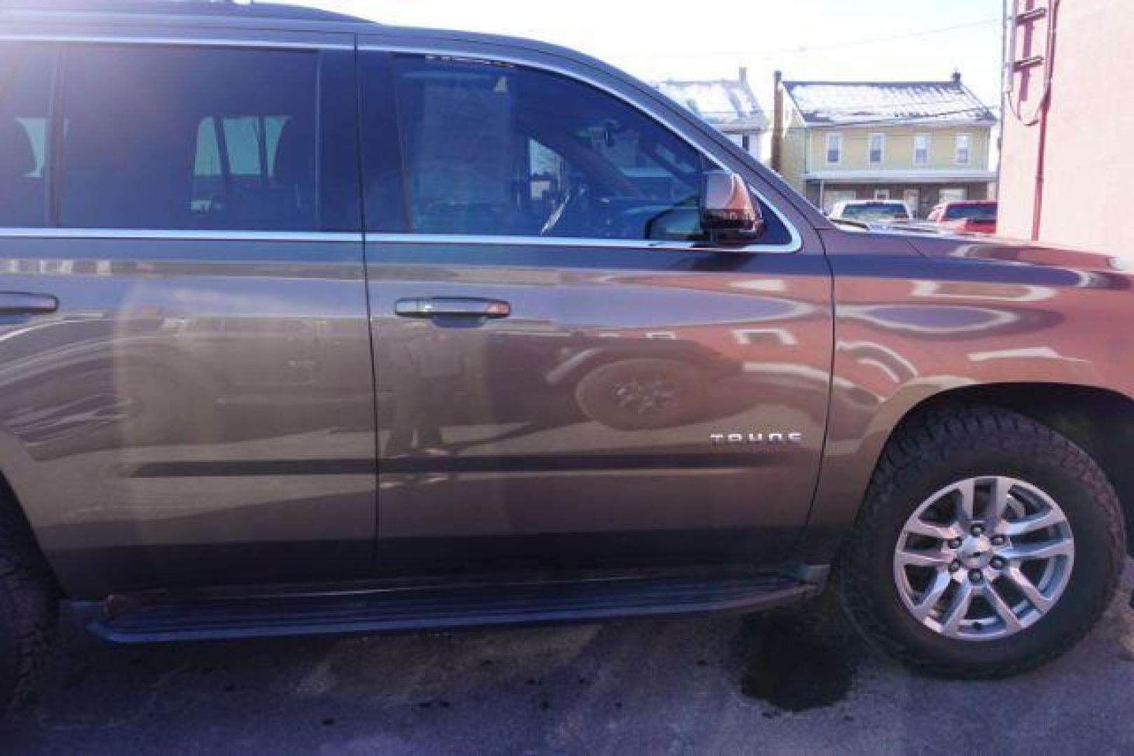 2016 BROWNSTONE METALLIC CHEVROLET TAHOE LT (1GNSKBKC6GR) with an 5.3L V8 engine, AUTOMATIC transmission, located at 312 Centre Ave, Schuylkill Haven, PA, 17972, (570) 593-5278, 40.638130, -76.177383- Photo#60