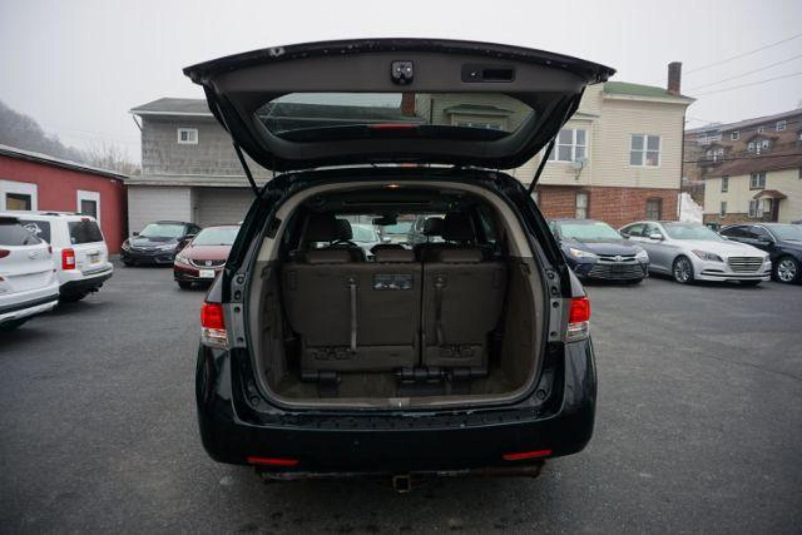2015 Crystal Black Pearl /Gray Honda Odyssey EX-L (5FNRL5H60FB) with an 3.5L V-6 i-VTEC variable valve control engine, located at 312 Centre Ave, Schuylkill Haven, PA, 17972, (570) 593-5278, 40.638130, -76.177383 - Photo#11