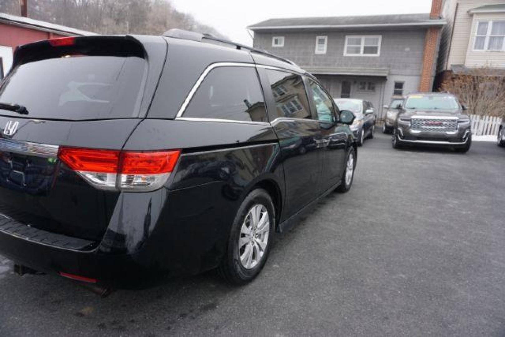 2015 Crystal Black Pearl /Gray Honda Odyssey EX-L (5FNRL5H60FB) with an 3.5L V-6 i-VTEC variable valve control engine, located at 312 Centre Ave, Schuylkill Haven, PA, 17972, (570) 593-5278, 40.638130, -76.177383 - Photo#12