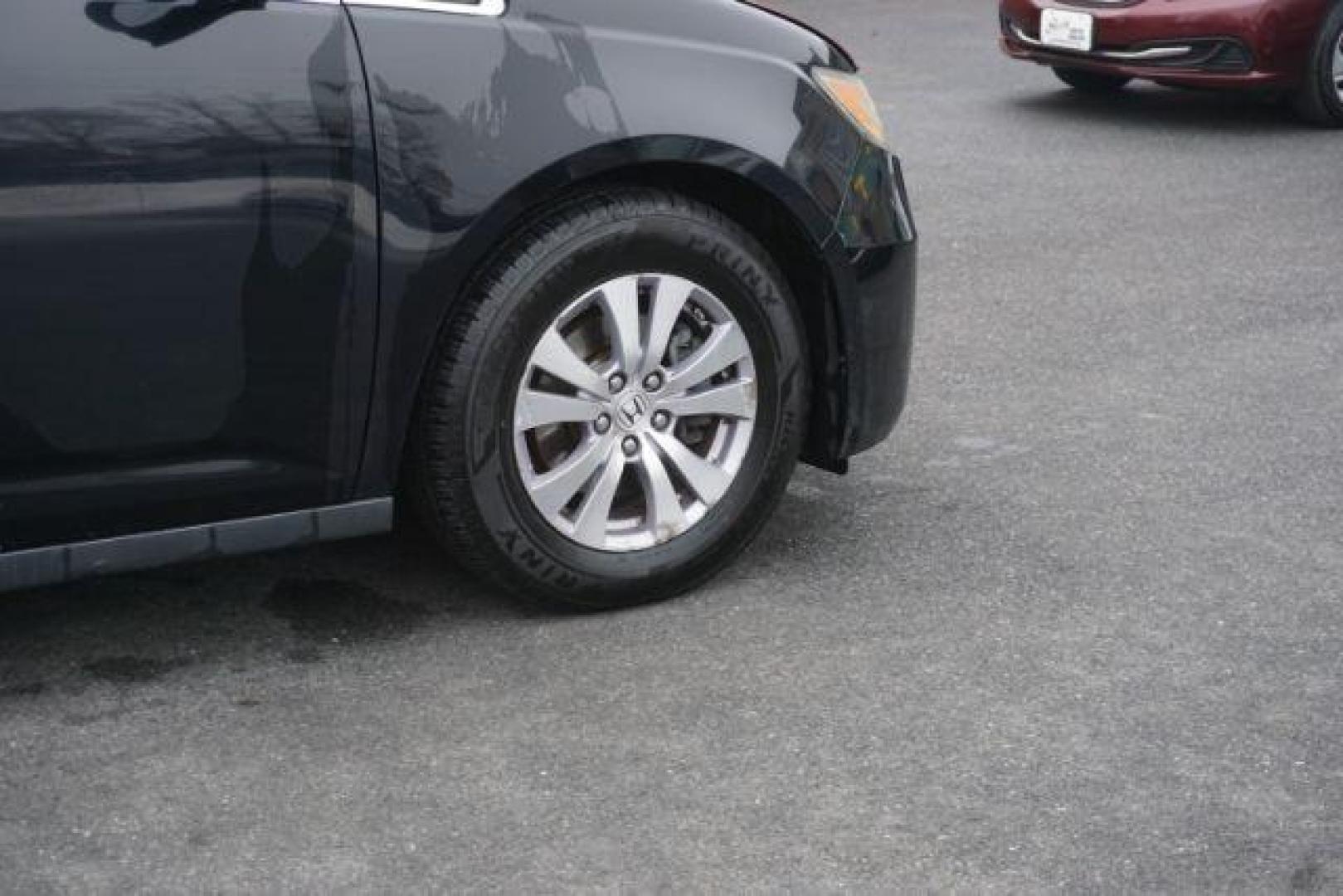 2015 Crystal Black Pearl /Gray Honda Odyssey EX-L (5FNRL5H60FB) with an 3.5L V-6 i-VTEC variable valve control engine, located at 312 Centre Ave, Schuylkill Haven, PA, 17972, (570) 593-5278, 40.638130, -76.177383 - Photo#21