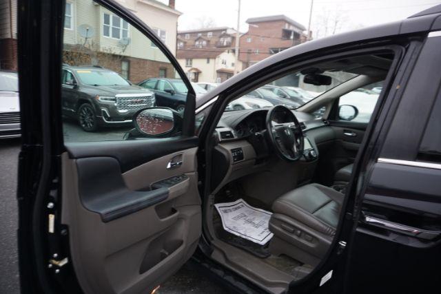 2015 Crystal Black Pearl /Gray Honda Odyssey EX-L (5FNRL5H60FB) with an 3.5L V-6 i-VTEC variable valve control engine, located at 312 Centre Ave, Schuylkill Haven, PA, 17972, (570) 593-5278, 40.638130, -76.177383 - Photo#26