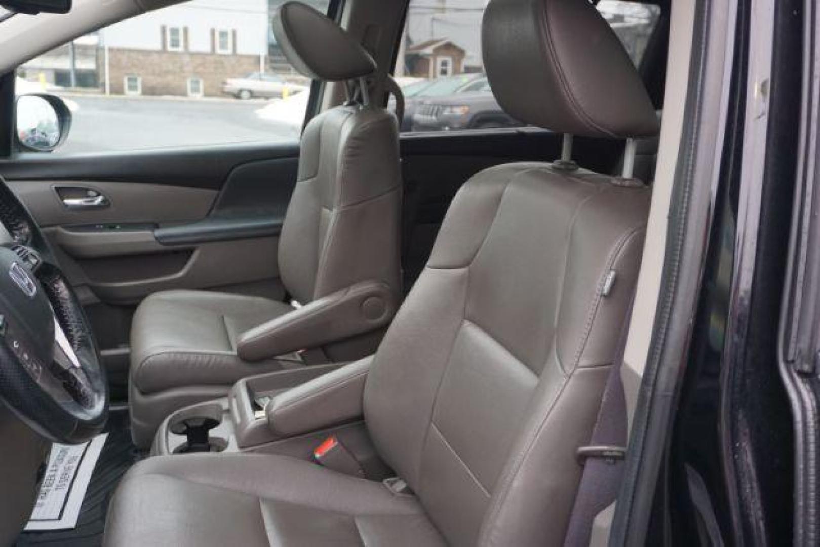 2015 Crystal Black Pearl /Gray Honda Odyssey EX-L (5FNRL5H60FB) with an 3.5L V-6 i-VTEC variable valve control engine, located at 312 Centre Ave, Schuylkill Haven, PA, 17972, (570) 593-5278, 40.638130, -76.177383 - Photo#28