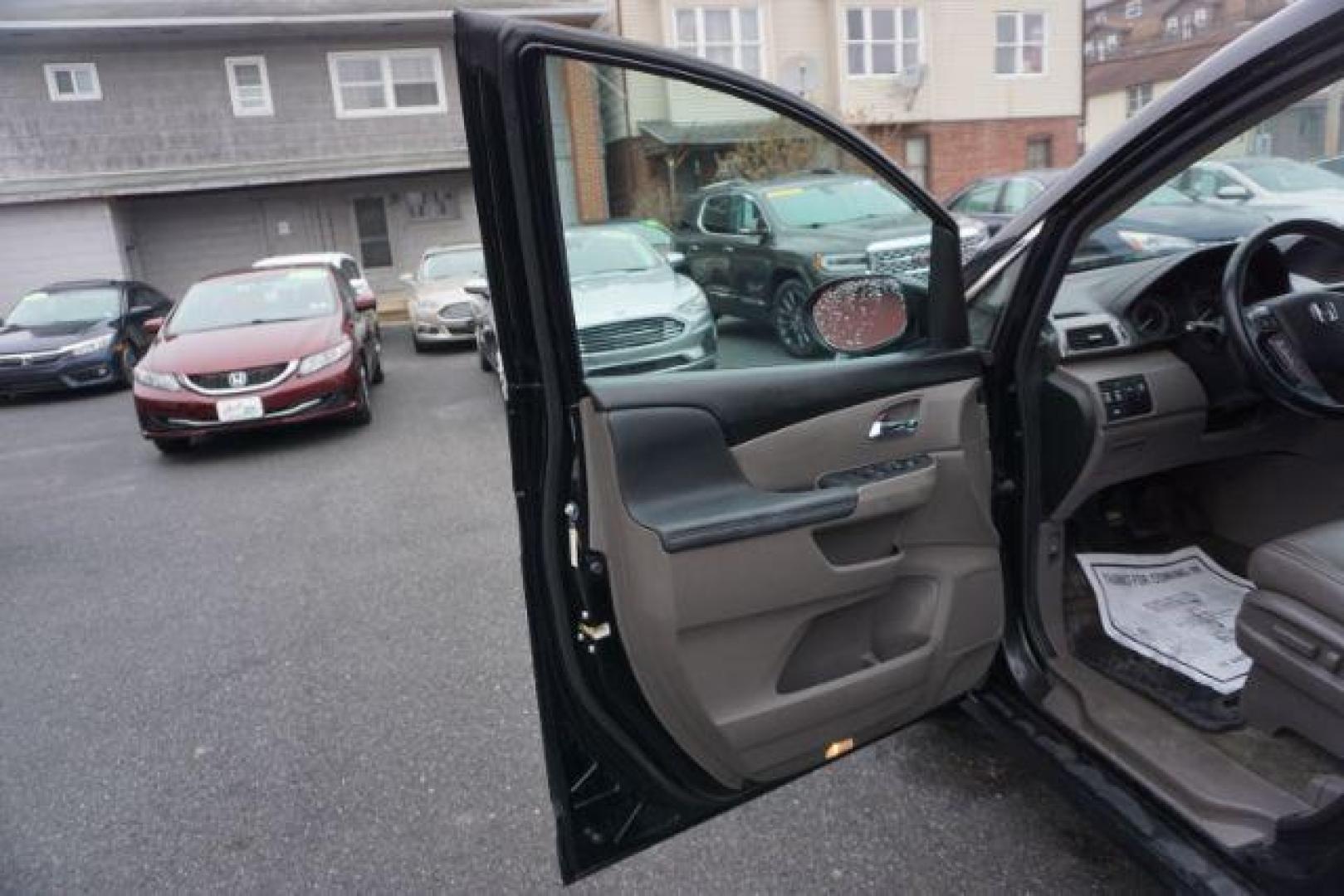 2015 Crystal Black Pearl /Gray Honda Odyssey EX-L (5FNRL5H60FB) with an 3.5L V-6 i-VTEC variable valve control engine, located at 312 Centre Ave, Schuylkill Haven, PA, 17972, (570) 593-5278, 40.638130, -76.177383 - Photo#35