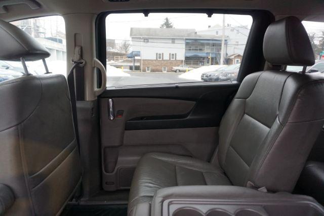 2015 Crystal Black Pearl /Gray Honda Odyssey EX-L (5FNRL5H60FB) with an 3.5L V-6 i-VTEC variable valve control engine, located at 312 Centre Ave, Schuylkill Haven, PA, 17972, (570) 593-5278, 40.638130, -76.177383 - Photo#39