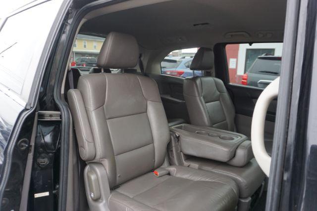 2015 Crystal Black Pearl /Gray Honda Odyssey EX-L (5FNRL5H60FB) with an 3.5L V-6 i-VTEC variable valve control engine, located at 312 Centre Ave, Schuylkill Haven, PA, 17972, (570) 593-5278, 40.638130, -76.177383 - Photo#46