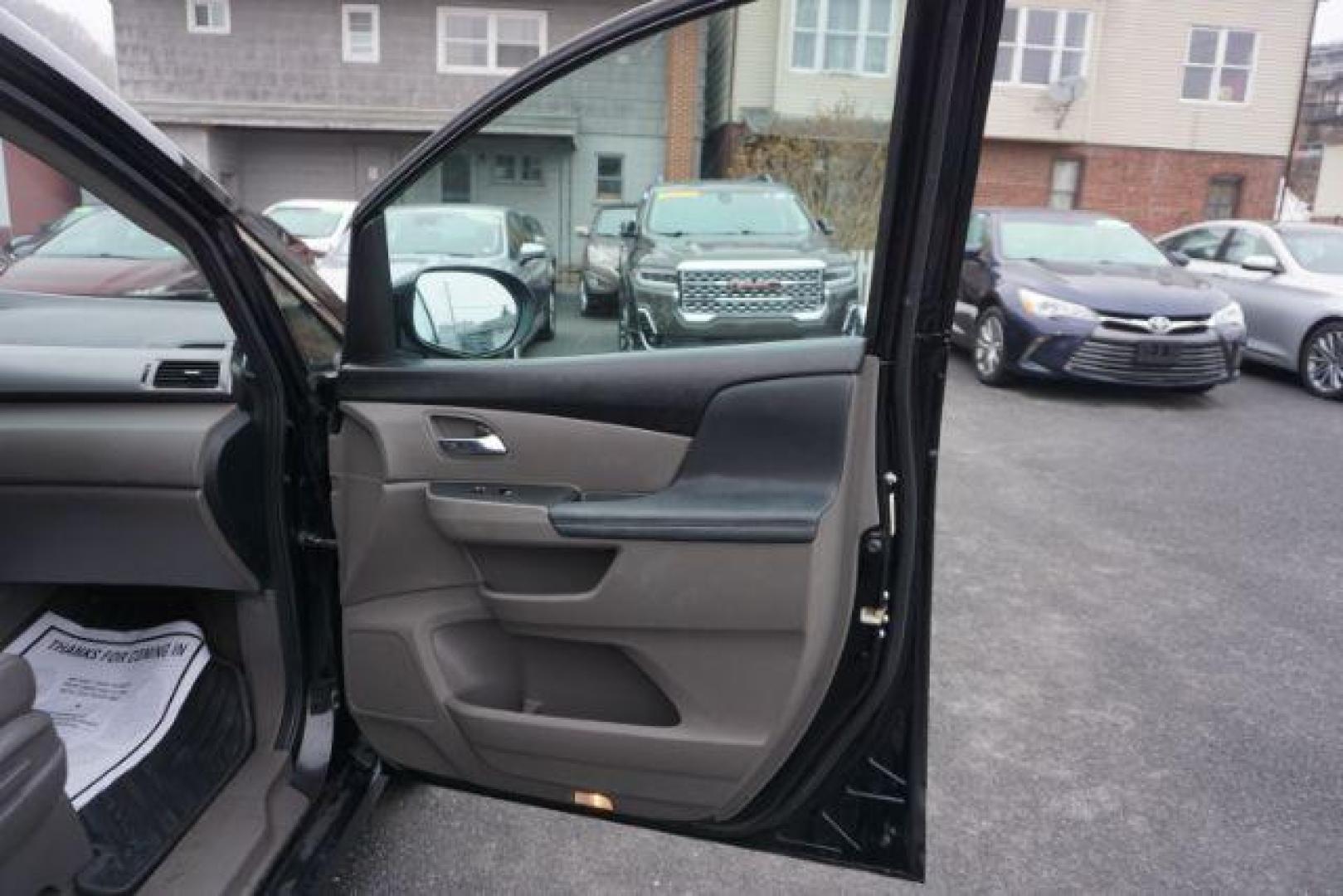 2015 Crystal Black Pearl /Gray Honda Odyssey EX-L (5FNRL5H60FB) with an 3.5L V-6 i-VTEC variable valve control engine, located at 312 Centre Ave, Schuylkill Haven, PA, 17972, (570) 593-5278, 40.638130, -76.177383 - Photo#51