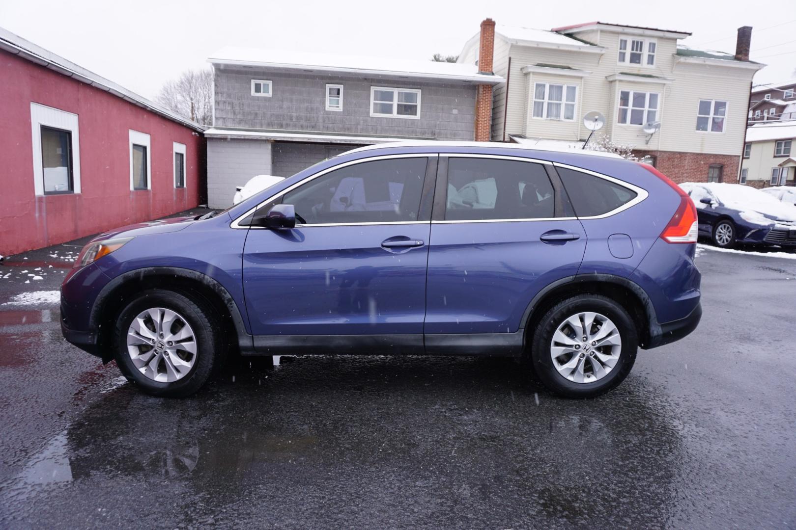 2013 Twilight Blue Metallic /Beige HONDA CR-V EX-L (2HKRM4H77DH) with an 2.4L I-4 DOHC engine, located at 312 Centre Ave, Schuylkill Haven, PA, 17972, (570) 593-5278, 40.638130, -76.177383- Photo#0